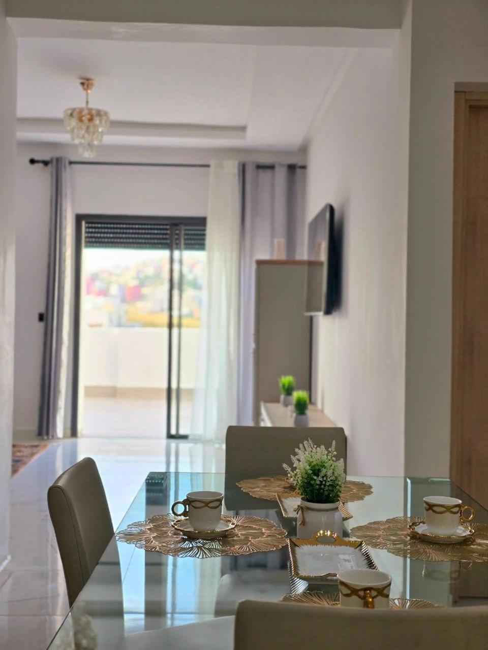 Appartement Elegance & Calme Avec Terrasses Tanger
